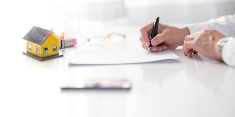 ¿En qué se diferencia la cesión de remate de la cesión de créditos?